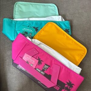 BNWT Trader Joe’s Mini Insulated Tote Bag! (Multiples Available!)